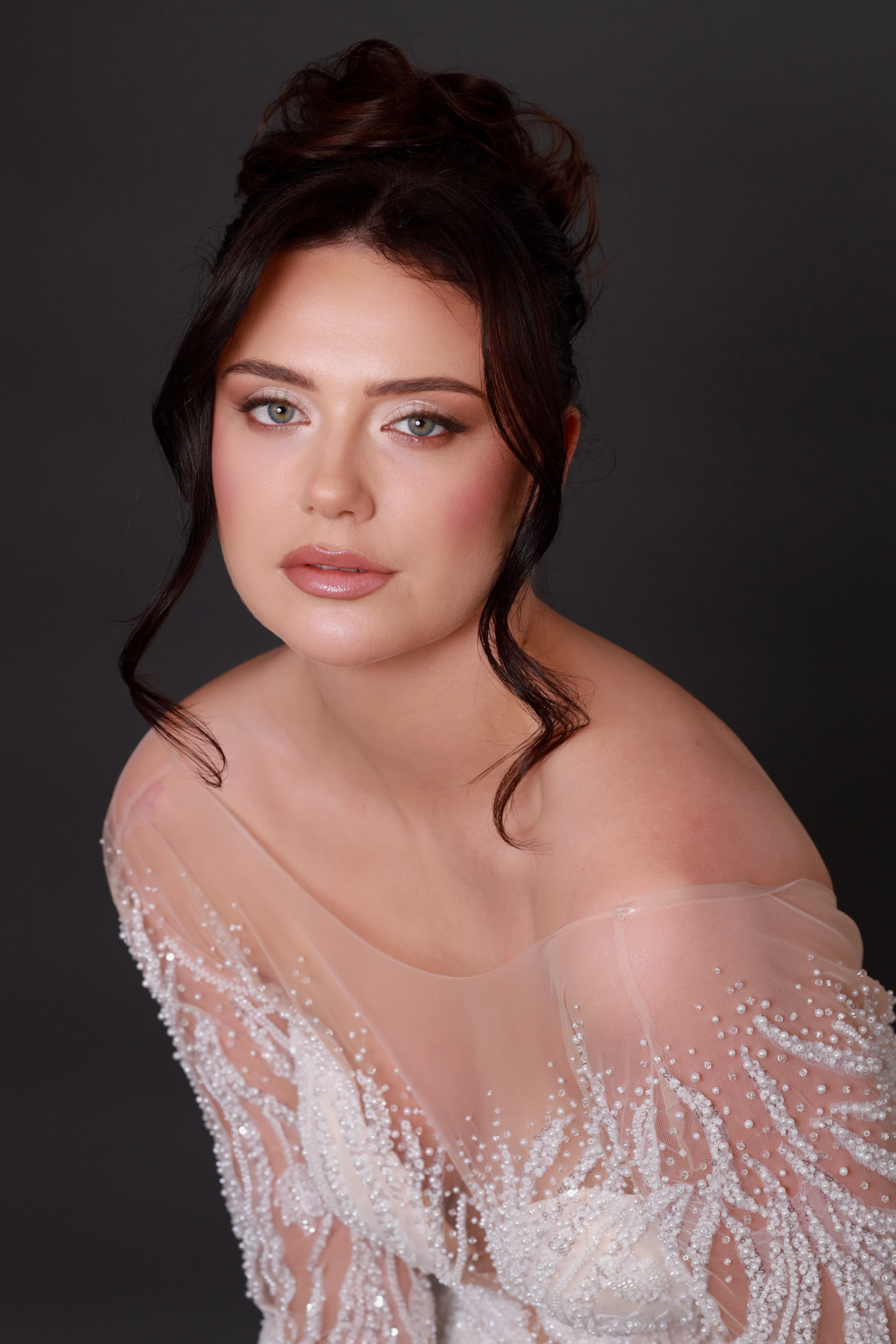 Evi Makeup and Beauty profile